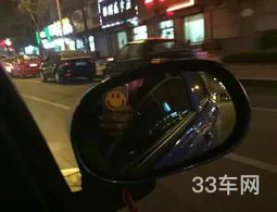 谢大脚坐的什么牌子的车(谢大脚座驾是什么车)