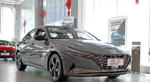 现代elantra什么车(现代伊兰特2023款落地价)