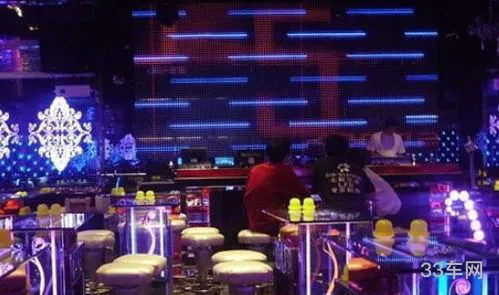 酒吧卡座是什么意思(酒吧卡座和散台的区别)