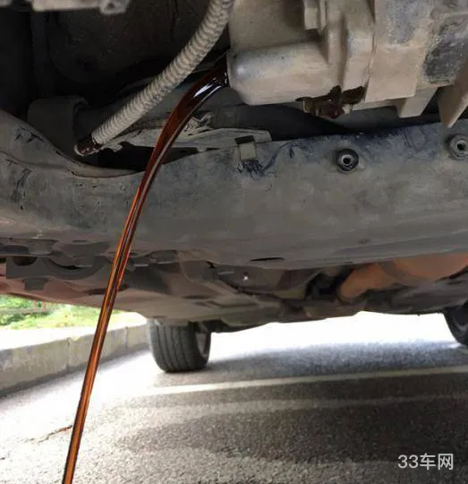 差速器油多久换一次(差速器需要换油吗)