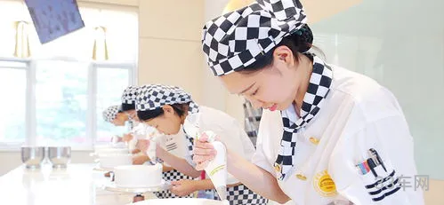 做蛋糕店学徒一般要学多久(蛋糕店加盟店10大品牌加盟费)