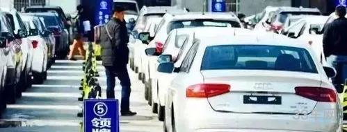 异地买车跨省上牌可以吗(人车不回去可以上老家牌吗)
